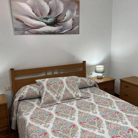 Apartamentos Playa De La Concha Porto de Espasante Luaran gambar
