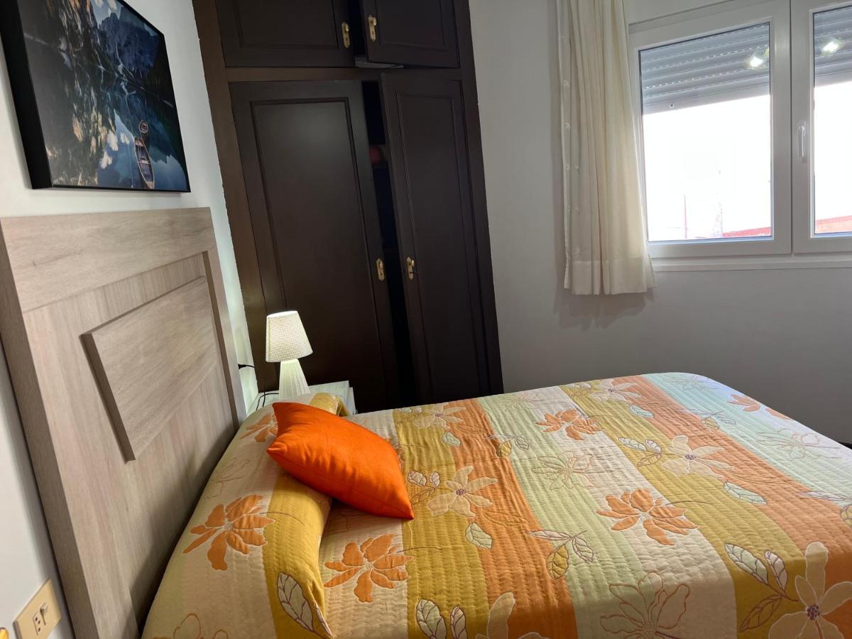 Apartamentos Playa De La Concha Porto de Espasante Luaran gambar