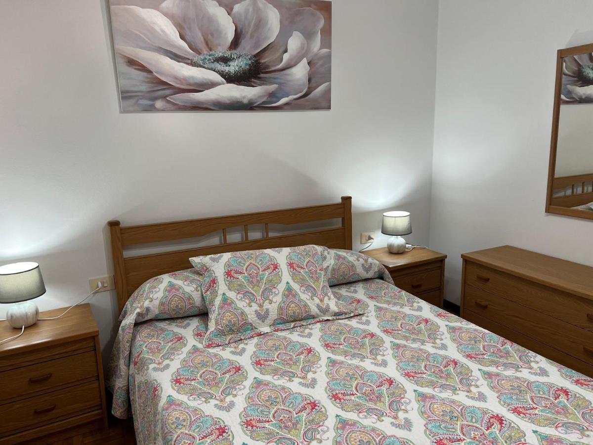 Apartamentos Playa De La Concha Porto de Espasante Luaran gambar