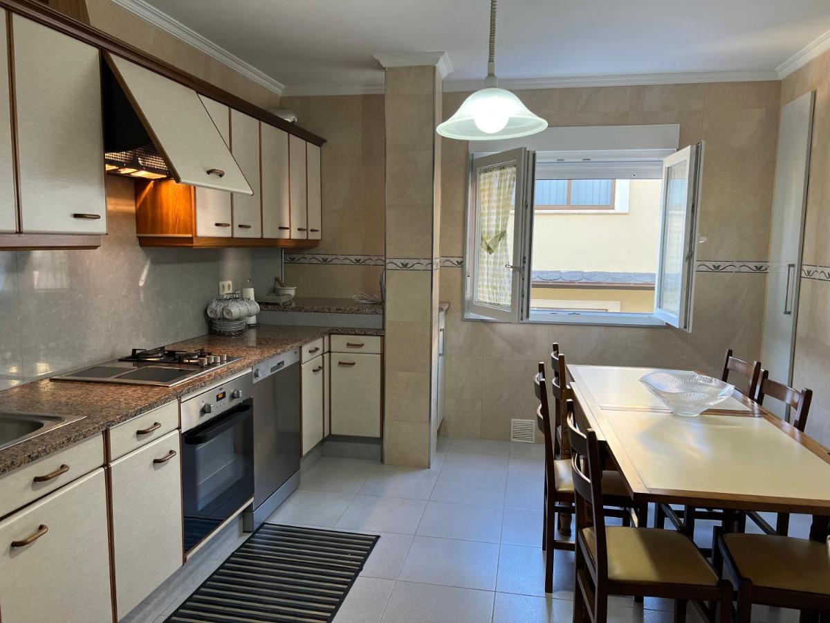 Apartamentos Playa De La Concha Porto de Espasante Luaran gambar