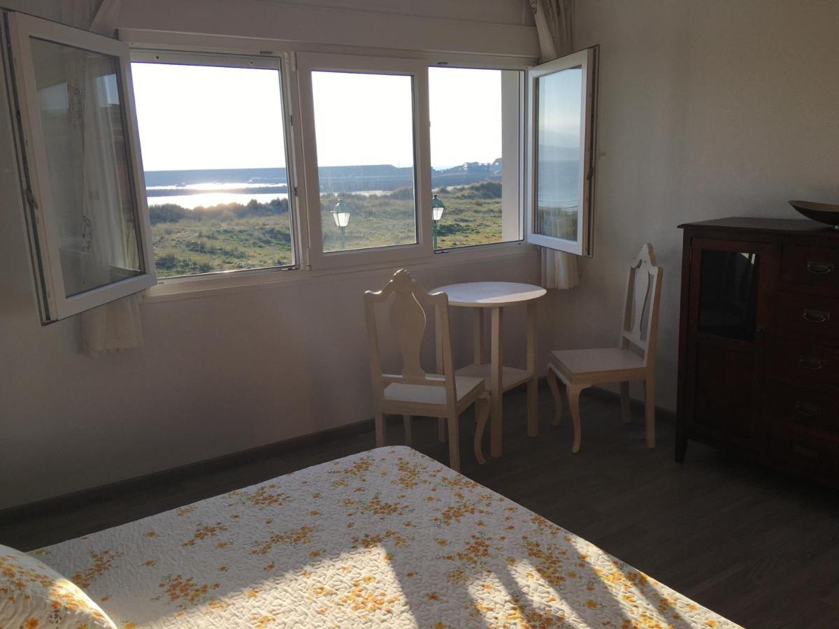 Apartamentos Playa De La Concha Porto de Espasante Luaran gambar